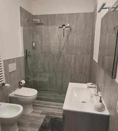 Casa Vacanze Bologna アパート ボローニャ